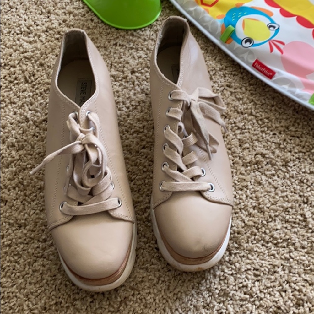 Platform shoes